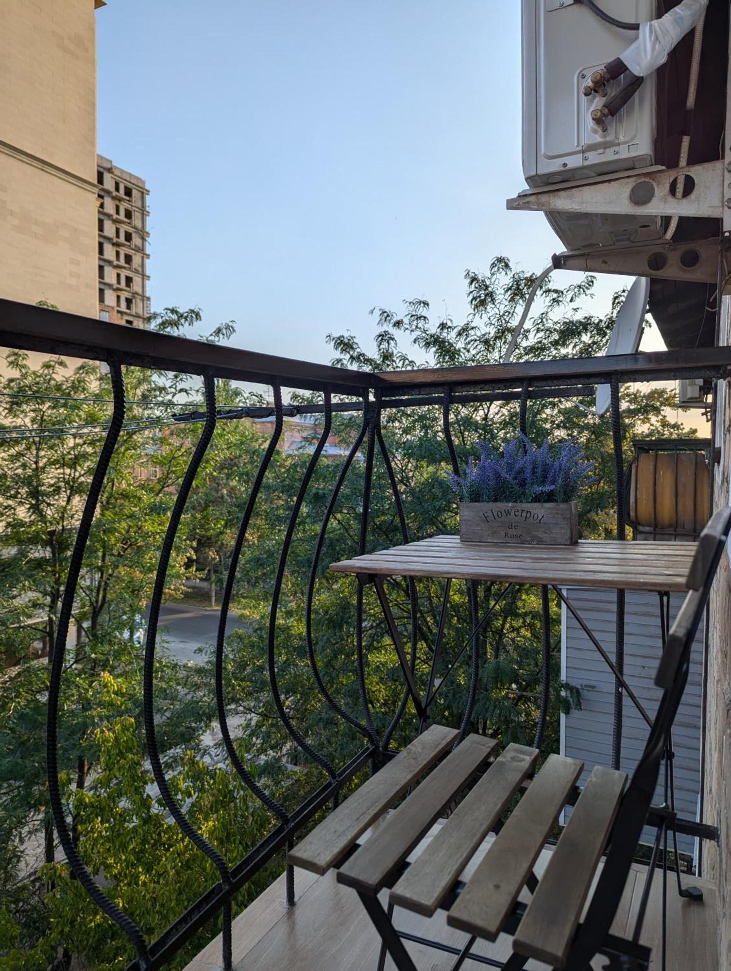 Moonflower Residence 4645 比什凯克 外观 照片